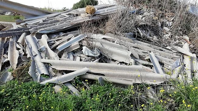 Gomme, Eternit e rifiuti pericolosi. La denuncia di Legambiente al Sindaco Alfano