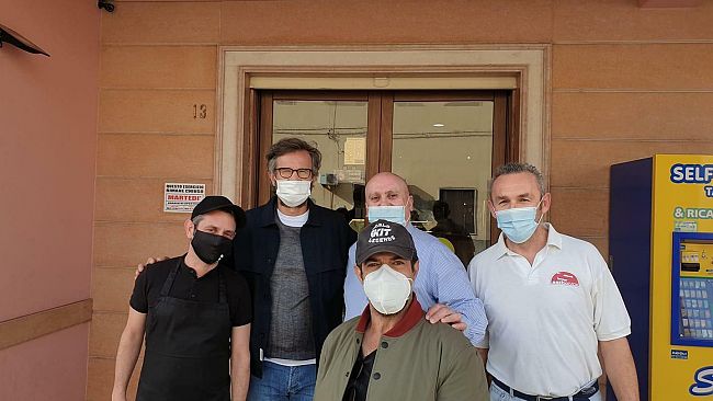 Le star Cracco e Favino, dopo le riprese a Favignana, scelgono Dattilo per una dolce pausa