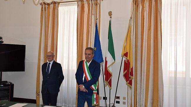 Marsala, con l’inaugurazione del “Quartiere Inglese”, celebra il rapporto storico e culturale con il Regno Unito