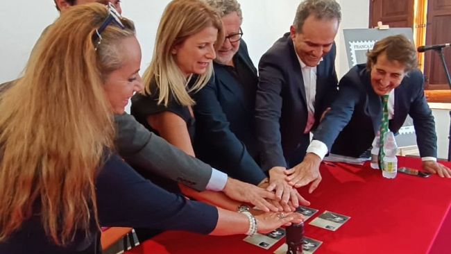 150 anni di Donna Franca Florio, presentato ieri a Favignana il Francobollo commemorativo 
