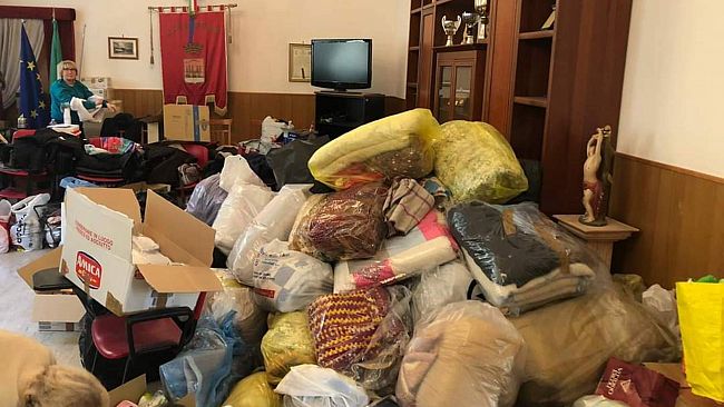 Trapani, il cuore della città verso l'Ucraina: continuano le donazioni