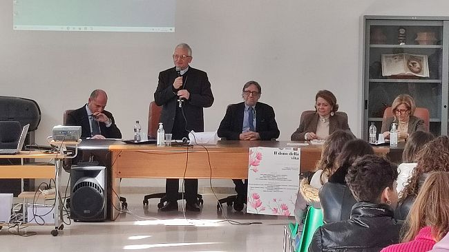 Diocesi Trapani, il Vescovo incontra gli studenti dello 