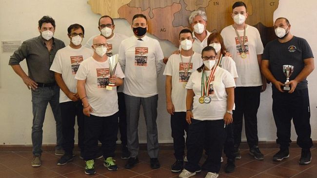 Mazara, i campioni d’Italia di tennis tavolo paralimpico in visita al Comune