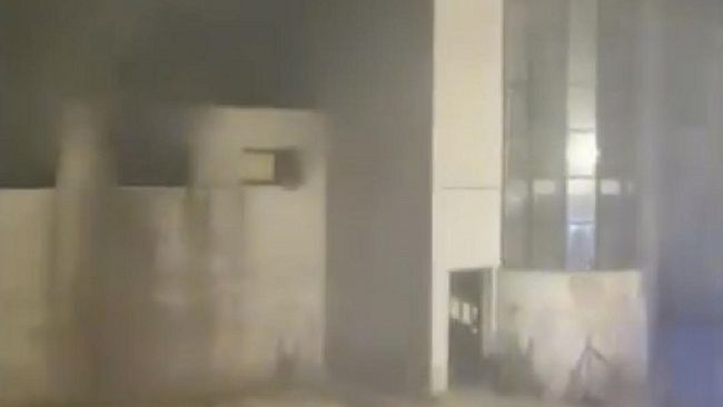 Fiamme nell'ex autoparco comunale di Castelvetrano