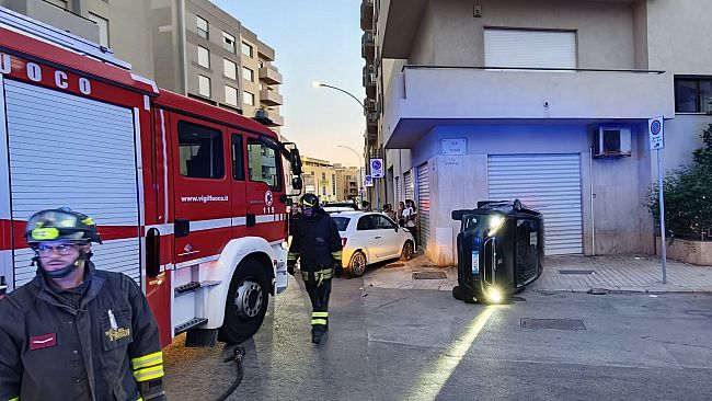Scontro fra 2 auto in via Archi, complice la forte velocità