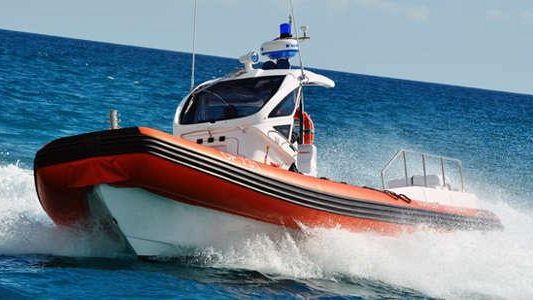 Castellammare, la capitaneria di porto procede al trasbordo di un marittimo in difficoltà