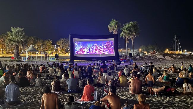 san-vito-lo-capo-successo-per-il-cinema-ammare-domani-la-seconda-proiezione