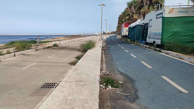 Mazara, evidente degrado e indecenza nel tratto della pista ciclabile adiacente alla “passeggiata Consagra”