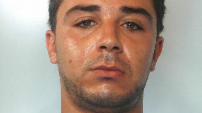 Mazara, Arresto di un cittadino tunisino di 25 anni per evasione, rapina aggravata, tentato omicidio e lesioni personali ai danni di due turisti tedeschi.