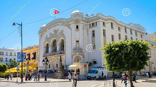 Tunisia, donna kamikaze si fa esplodere nel centro di Tunisi. Appare un gesto isolato e non frutto di una strategia.