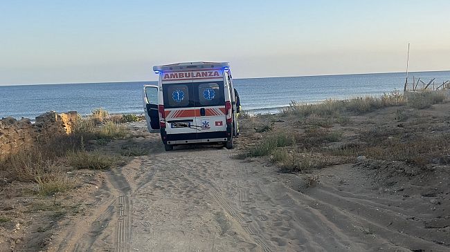 Dramma sulla spiaggia di Triscina, 47enne muore annegato