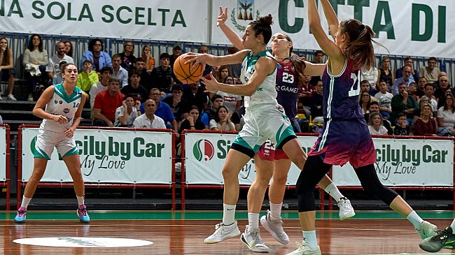 Basket femminile. Voglia di riscatto in casa Sicily by Car: coach Ferrara suona la carica