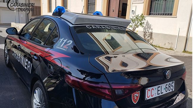 Rubava grondaie in rame da case private e uffici comunali: arrestato dai Carabinieri ad Alcamo