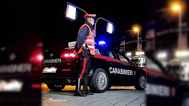 Castelvetrano, droga nei vasi di fiori: due denunciati