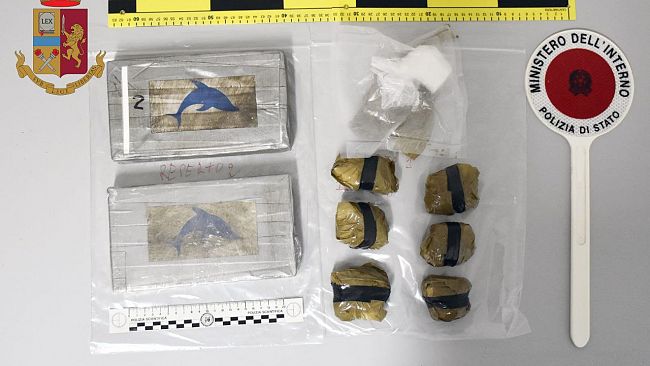 Deteneva due chilogrammi e mezzo di cocaina: arrestato dalla Polizia 