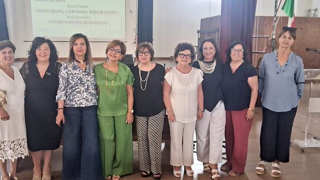 ​Omaggio alle docenti dell’I.C. Di Matteo che quest’anno concludono il loro percorso professionale