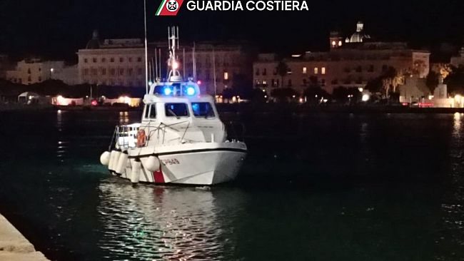 Guardia Costiera Trapani, soccorso marittimo infortunato al largo delle Egadi