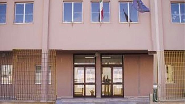 Sistemazione area esterna e tinteggiatura locali mensa scuola via impastato. Aggiudicata in via provvisoria la gara