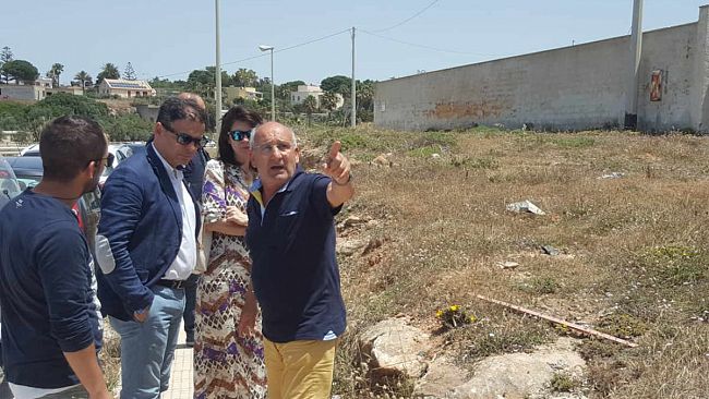Sopralluogo del sindaco di Mazara Salvatore Quinci in contrada Boccarena