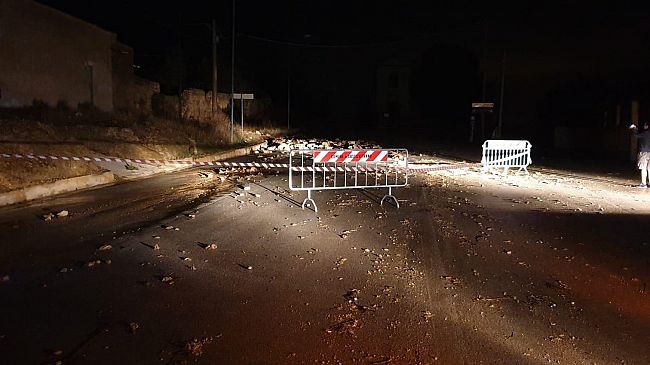 Tutte le foto degli interventi per mettere in sicurezza le strade e le voragini dopo il nubifragio di Castelvetrano