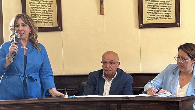 Viabilità in via Cavallaro, una mozione per chiedere il cambio del senso di marcia 