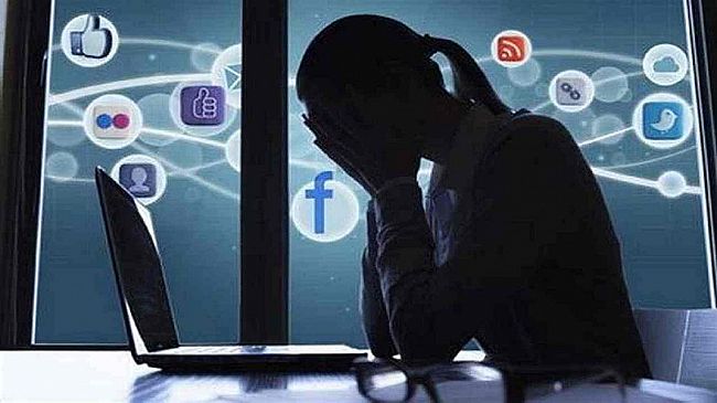 “Una punta di Sal”. La Repubblica Popolare del Cortile Digitale. Se il 