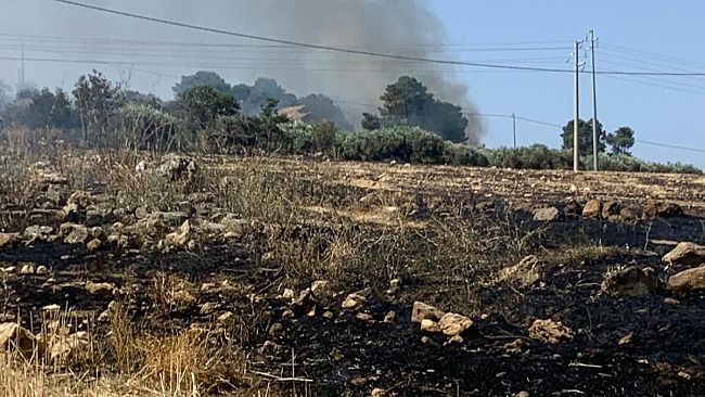 Custonaci, vasto incendio: abitanti intossicati dal fumo
