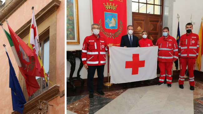 Marsala, la bandiera della Croce Rossa sventola da Lunedì al Palazzo Municipale