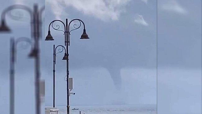Maltempo, tromba marina a Marettimo