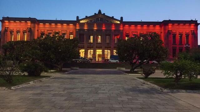 Messina. Da stasera Palazzo Zanca illuminato di giallo e rosso