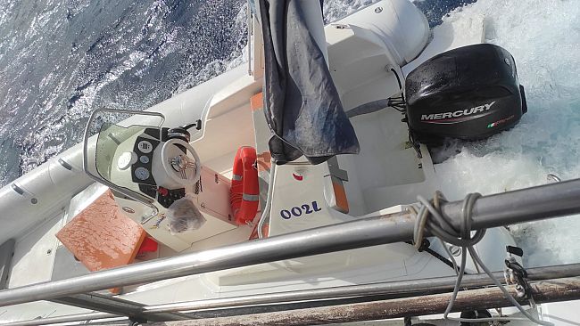 Favignana, la Guardia Costiera salva 5 diportisti dall’ affondamento 
