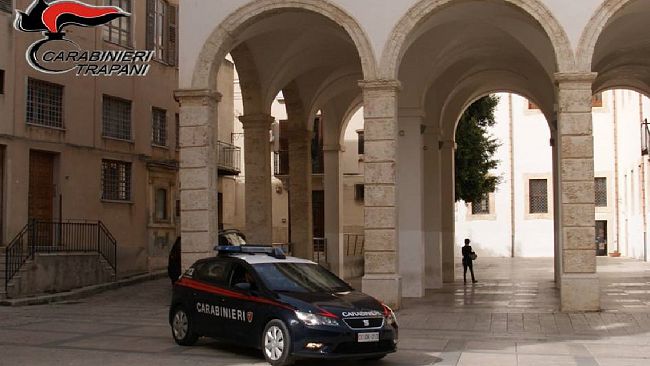 Alcamo: sorpreso a rubare all’interno di un locale. Arrestato 