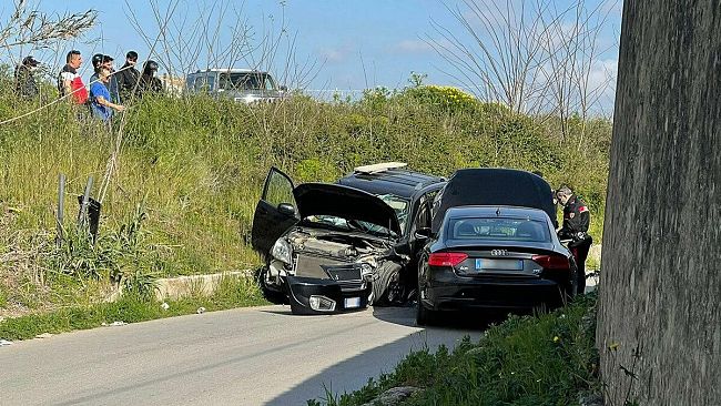 Castelvetrano, terribile impatto sulla via SS Trinità: tre i feriti
