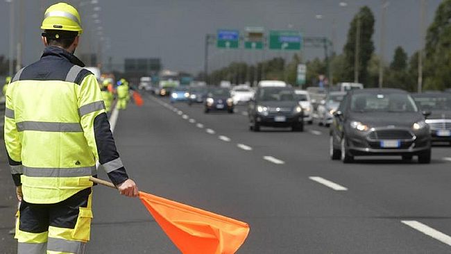 Autostrada A29, traffico bloccato a causa di un incendio