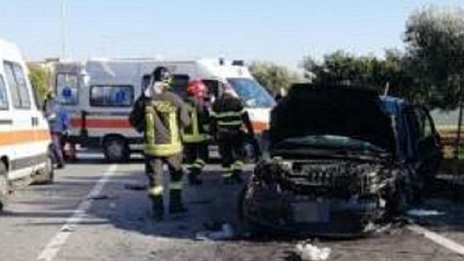 Incidente sulla Provinciale per Triscina, due feriti non gravi e due auto semi-distrutte