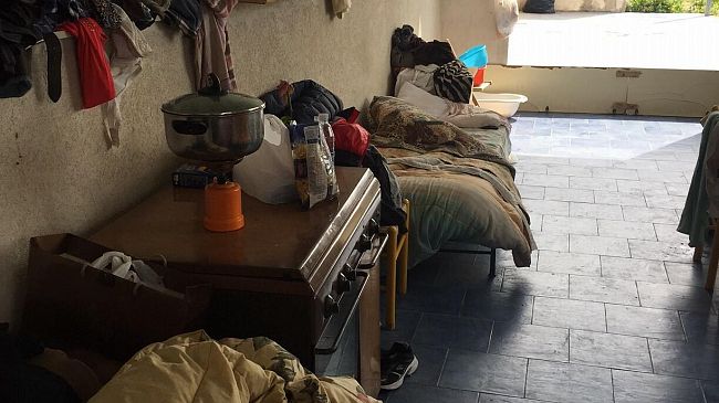 TRAPANI – Povertà ed emarginazione emergenza sociale a Trapani. Il consigliere Salone segnala un altro caso dopo quello della famiglia che vive in auto
