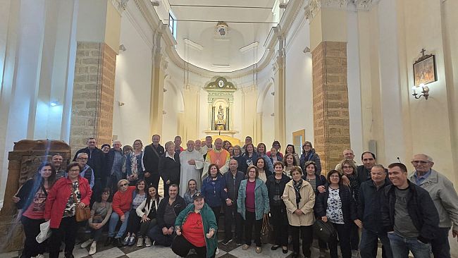 Mazara, il Vescovo Giurdanella in visita alla parrocchia Santa Maria di Gesù