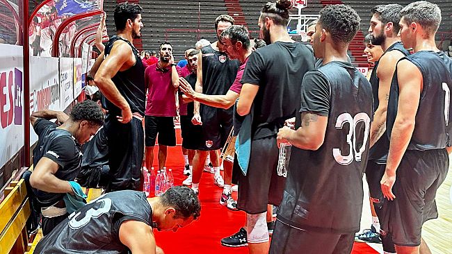 Trapani Shark, buon test con Pistoia Basket