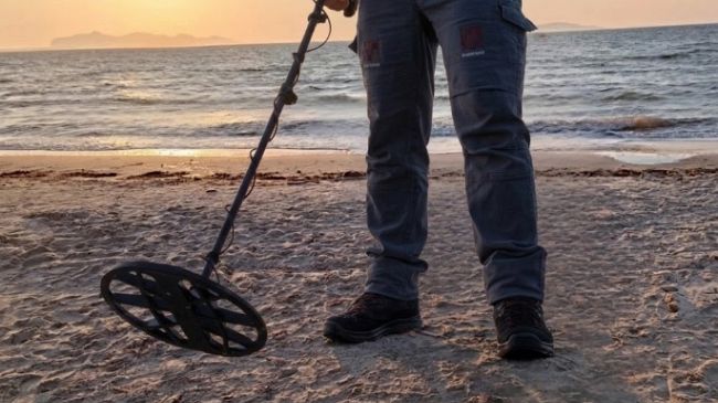 ​Misiliscemi. Caccia al tesoro con metal detector e pulizia nella spiaggia di Marausa