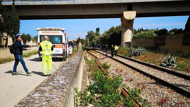 Mazara, uomo finisce sotto un treno. E' gravissimo