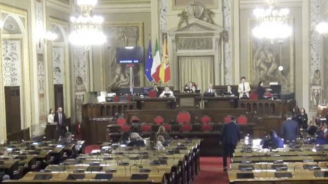 Stop alle assunzioni regionali fino al 2027, l'Ars approva il blocco contro il clientelismo