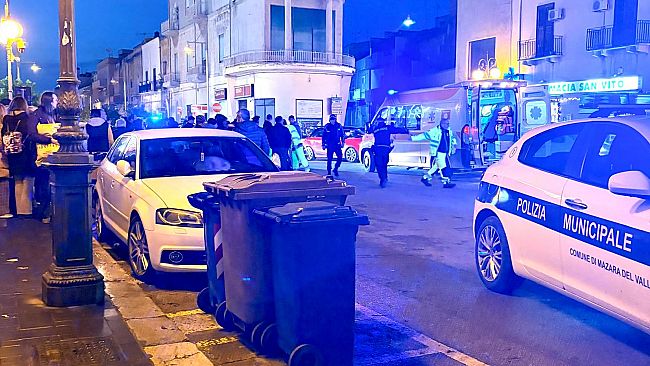 Mazara, uomo a piedi investito: caccia all’auto pirata