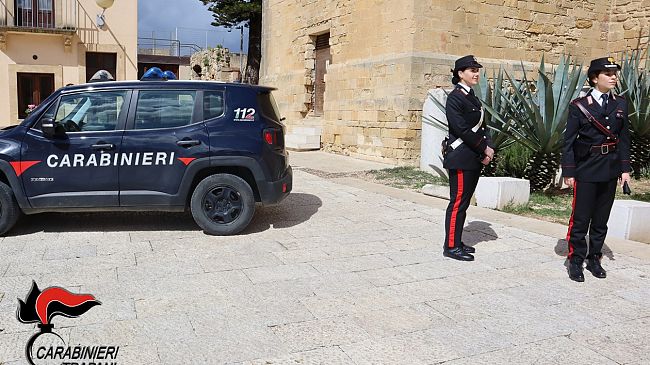 Salemi, allaccio abusivo alla rete pubblica e possesso di droga: denunciato 27enne