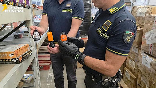 ​Sequestrati 10 milioni di articoli di Halloween non sicuri, sanzionato grossista nel Catanese