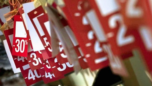 Mazara, arrivano i saldi invernali ma diversi negozi chiudono i battenti e aumentano gli acquisti online 