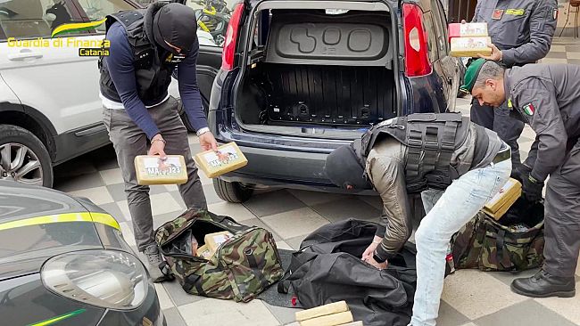 Narcotraffico di cocaina dal Sud America. La GdF arresta sei persone