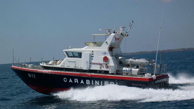 Motovedetta Carabinieri evita tragedia a diportisti