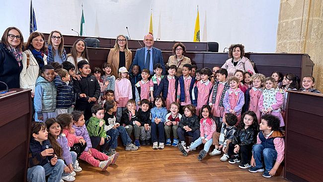 Mazara, gli alunni dell'I.C. Borsellino-Ajello visitano il Consiglio Comunale e i musei cittadini