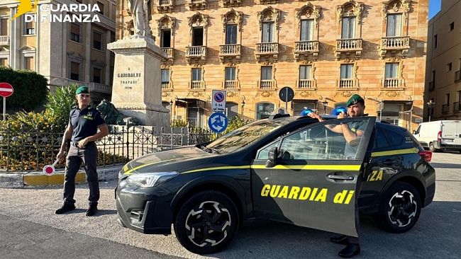 Prodotti non a norma, sequestrati dalla guardia di finanza 28 mila prodotti