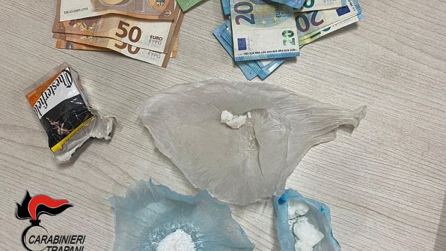 Castelvetrano, cocaina nascosta nel pacchetto di sigarette: denunciato un 25enne 